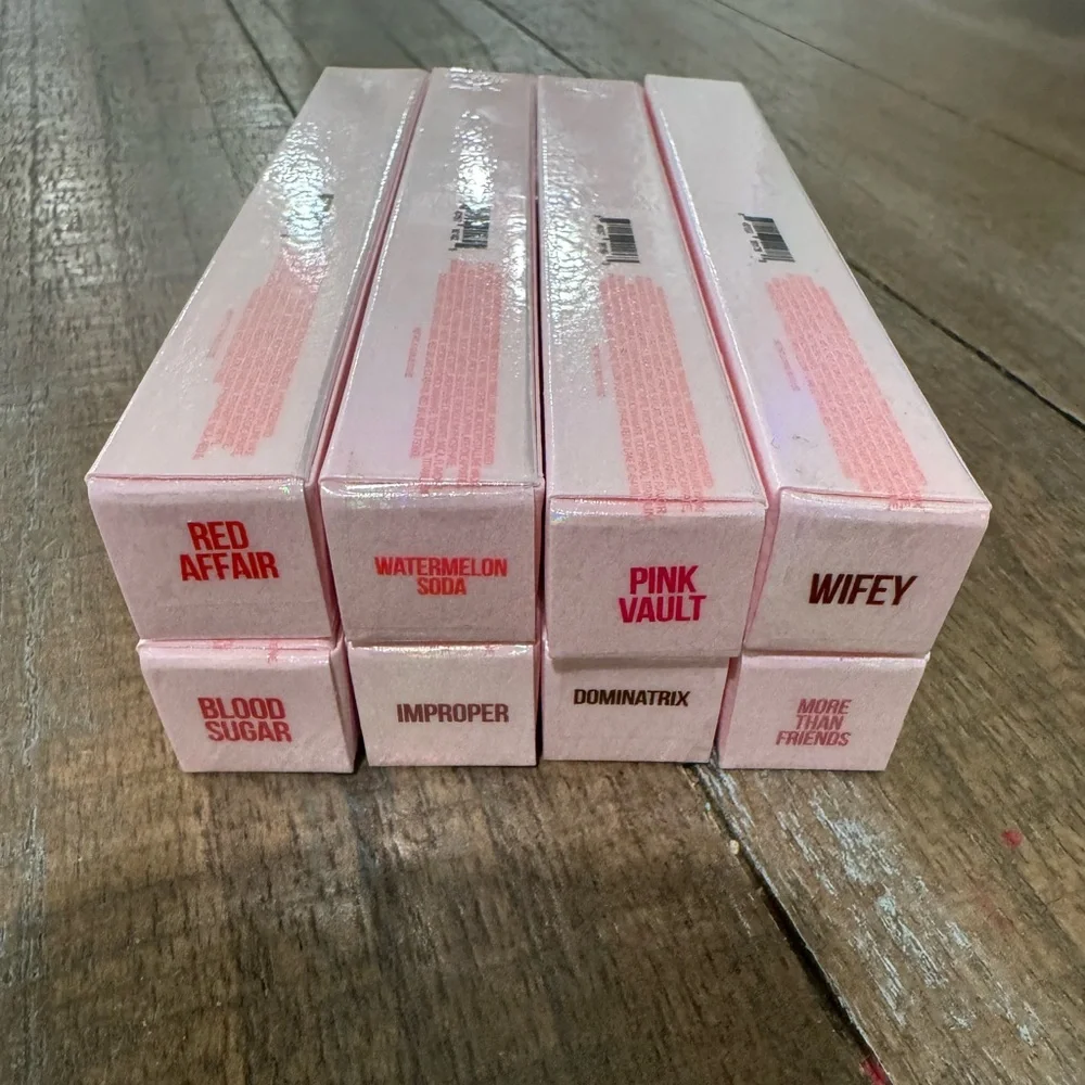 98. Jeffree Start RED AFFAIR Supreme Gloss in red lip gloss